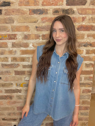 Gracie Sleeveless Button Up